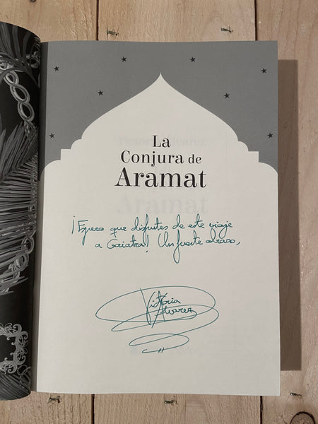 La Conjura de Aramat (Victoria Álvarez) FIRMADO